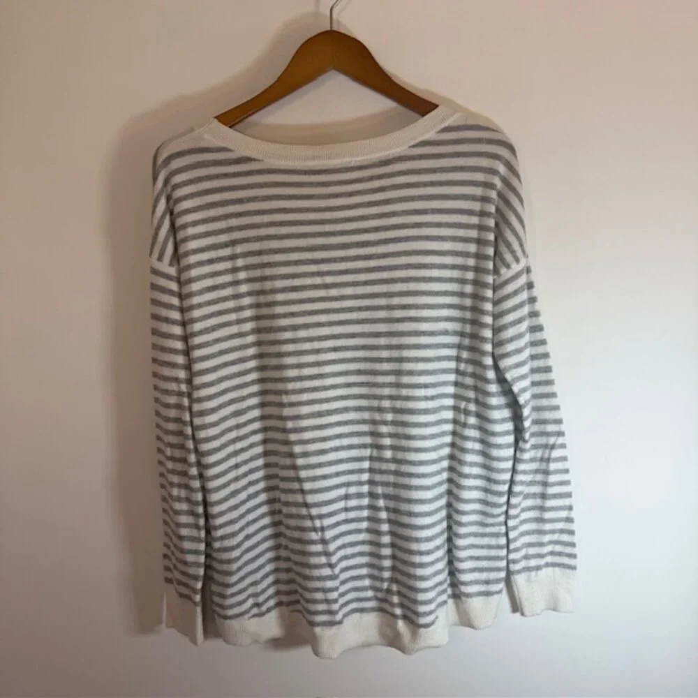 GAP Y2K Striped Pullover Sweater Gray White Women's Sz Small Casual Comfy Winter - Picture 2 of 8